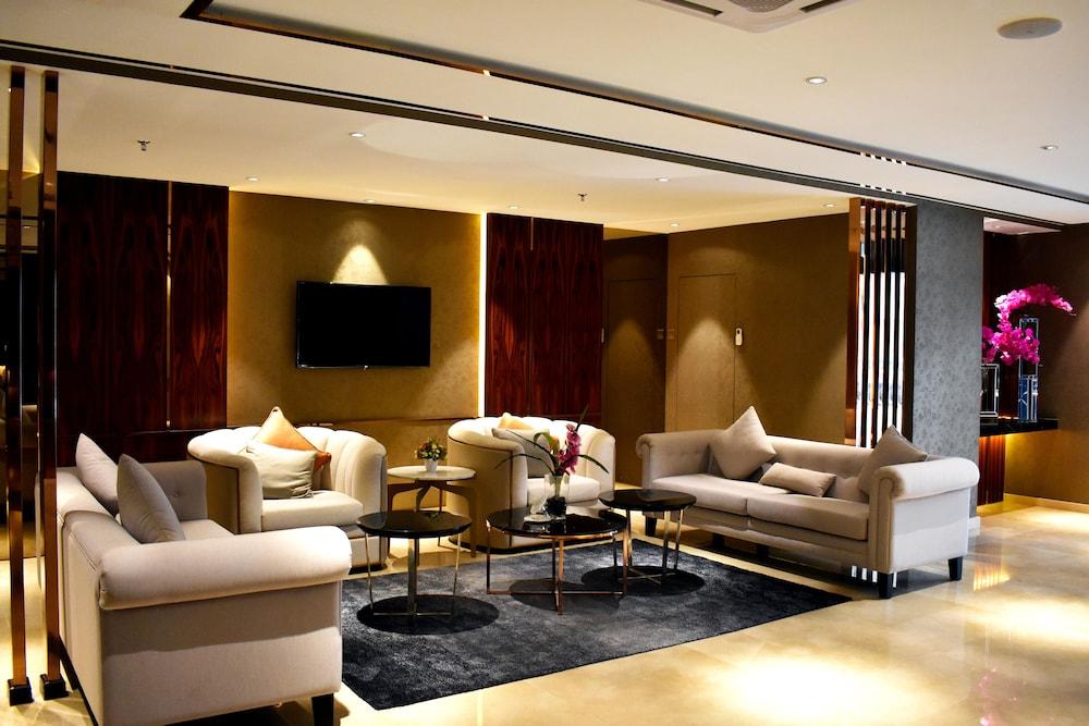 Ames Hotel 5*