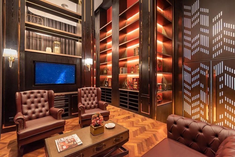 Ames Hotel 5*